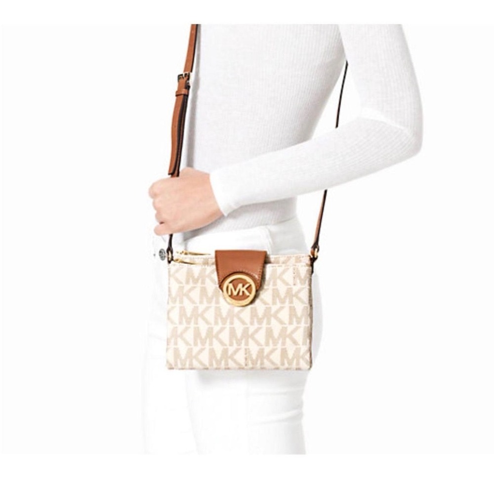Michael Kors Crossbody Bag Womens Small Vanilla Monogram Carmen Triple Zip Purse